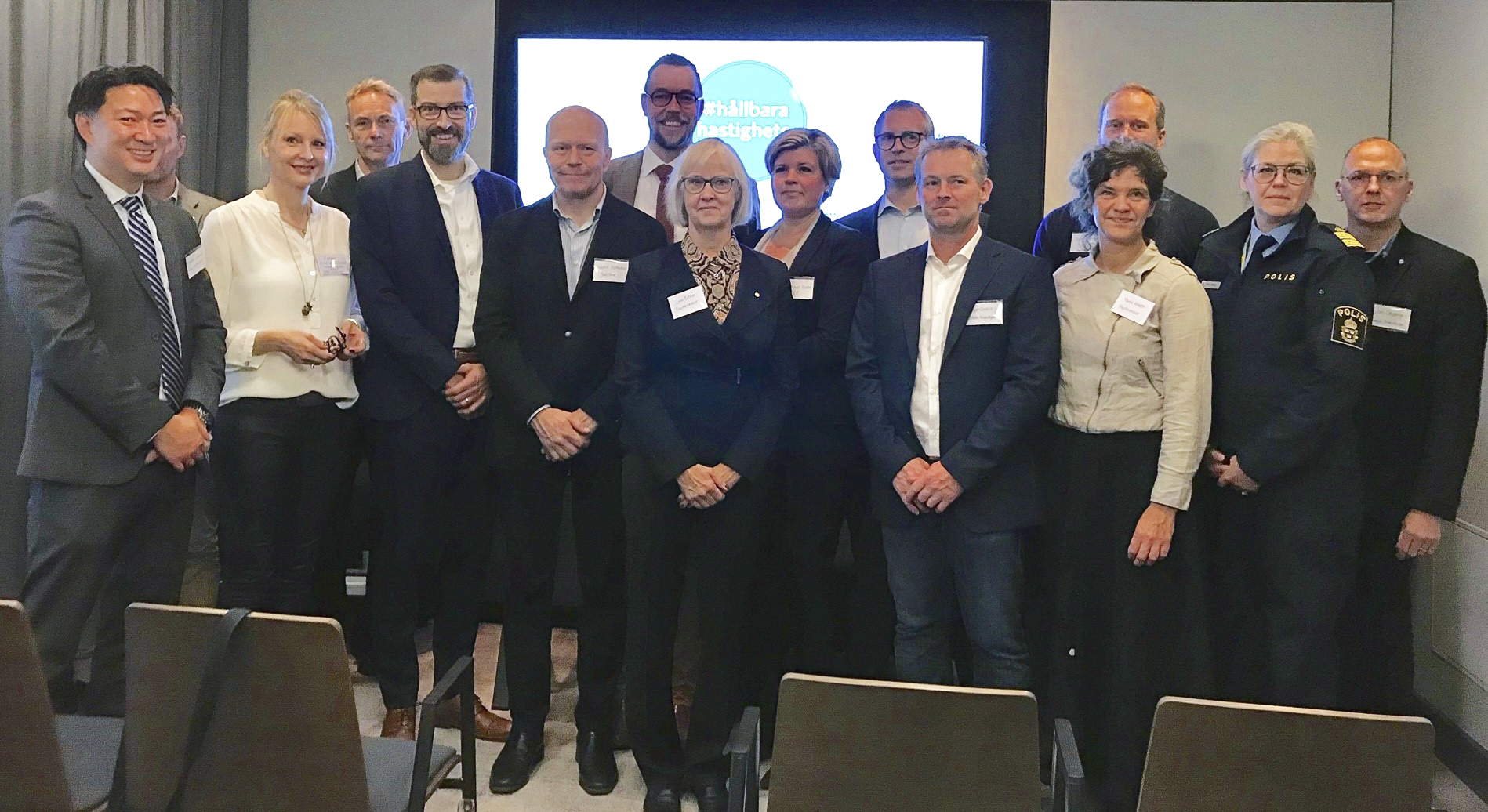 Gruppbild från högnivåmöte 2019 med statssekreterare Mattias Landgren om hållbara hastigheter