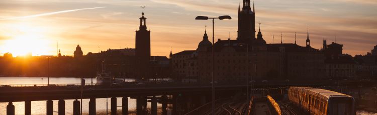 Stockholms innerstad i solnedgång.